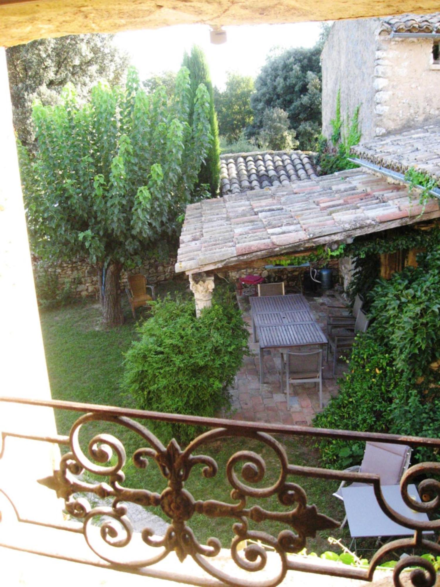 Bed and Breakfast Mas Du Moutet La Capelle-et-Masmolene Exterior foto