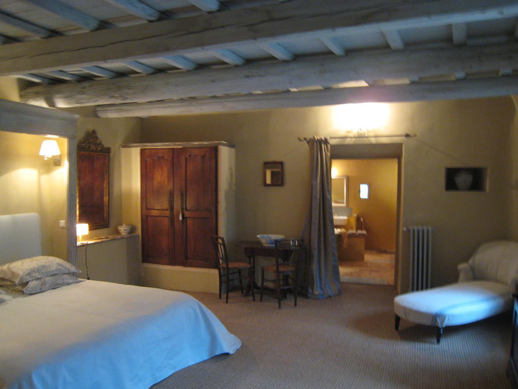 Bed and Breakfast Mas Du Moutet La Capelle-et-Masmolene Zimmer foto