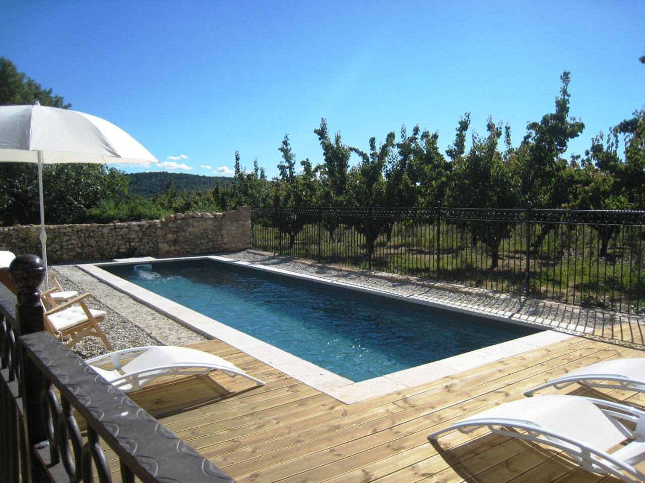 Bed and Breakfast Mas Du Moutet La Capelle-et-Masmolene Exterior foto