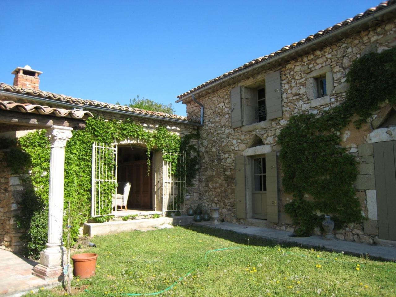 Bed and Breakfast Mas Du Moutet La Capelle-et-Masmolene Exterior foto
